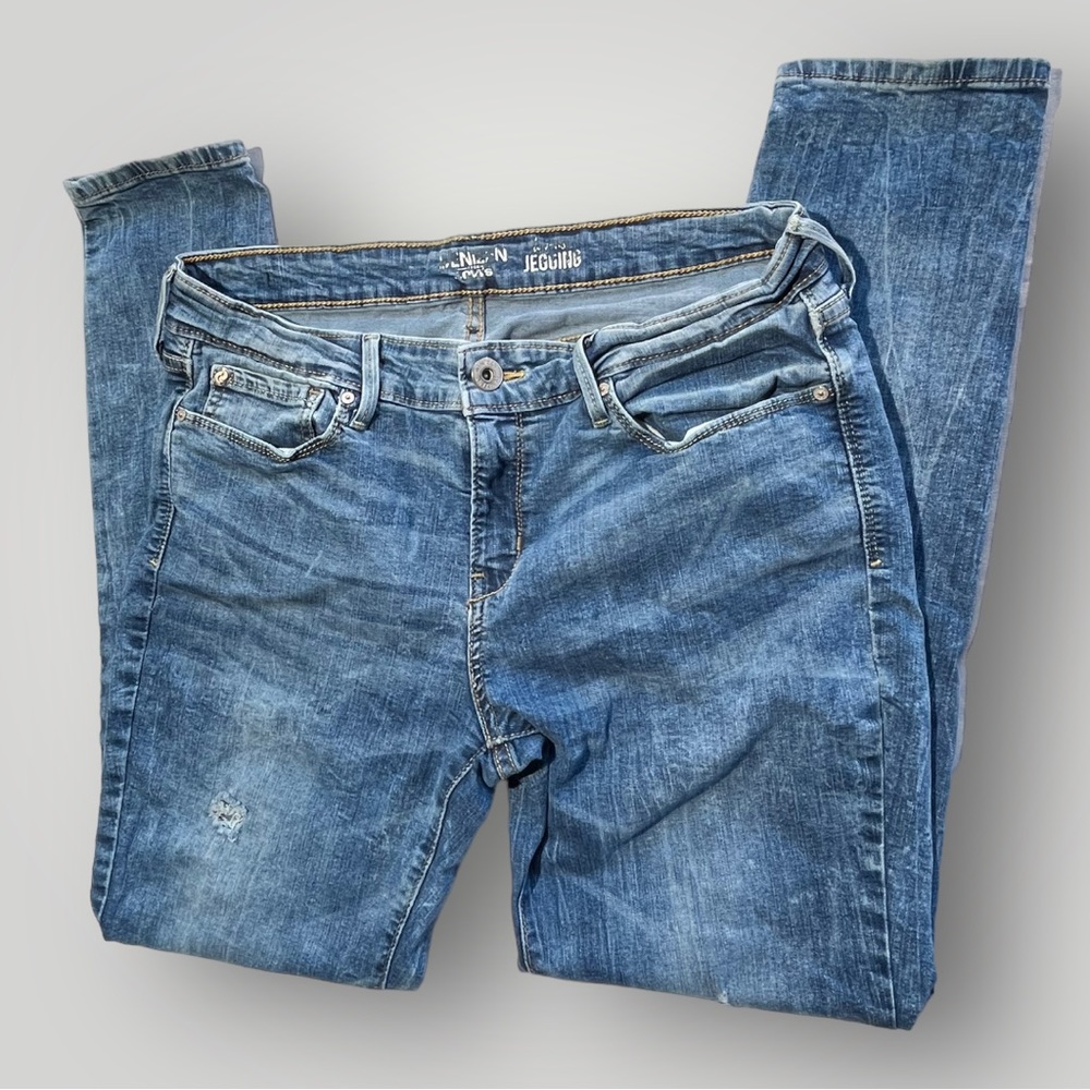 Denizen from Levi’s Low Rise Distressed Jeggings 15 - Picture 6 of 16